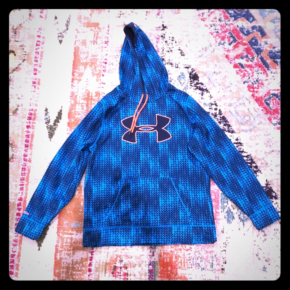 ✨New ✨Under Armour hoodie
